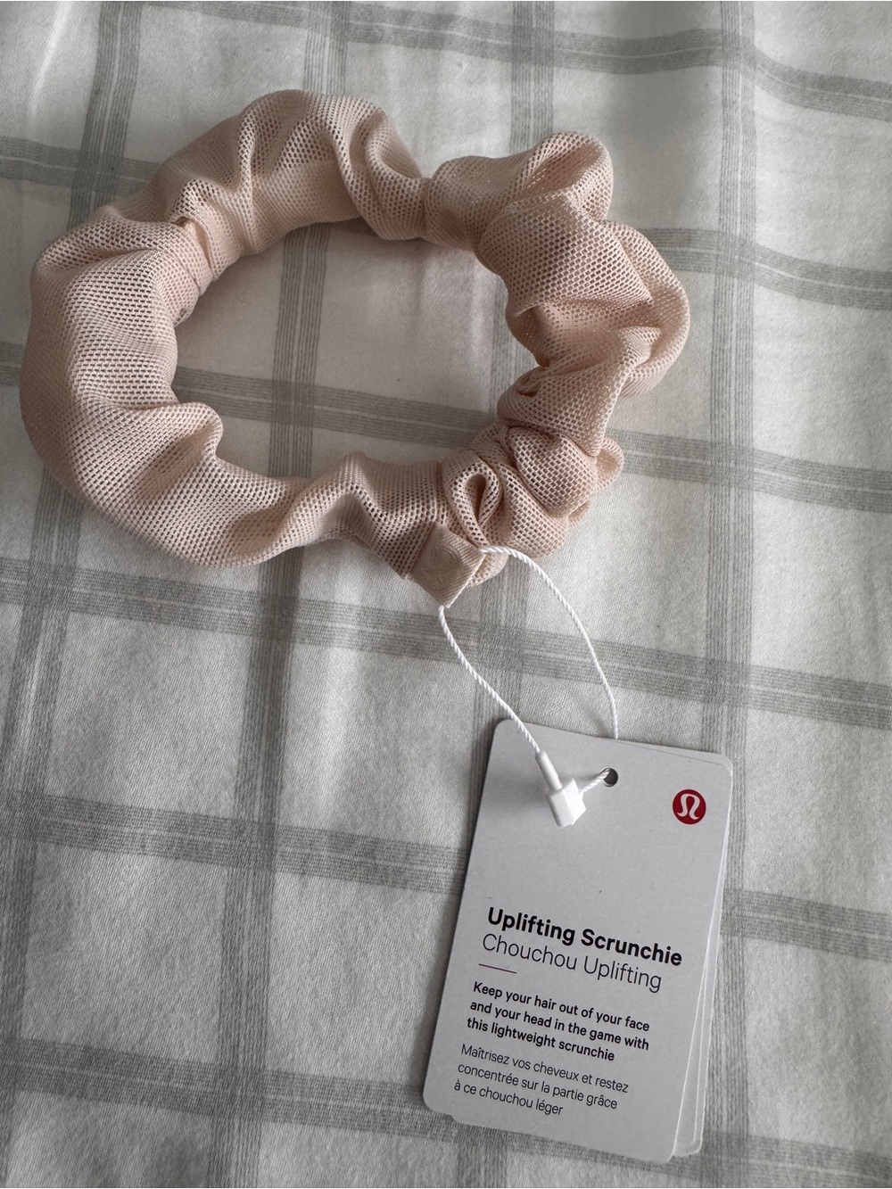 🆕🤍 Lululemon Uplifting Scrunchie Cashew